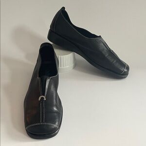 ⭐️NWOT SOFTWAVES Leather Superflex Slip-on Loafers White Stitching Coastal